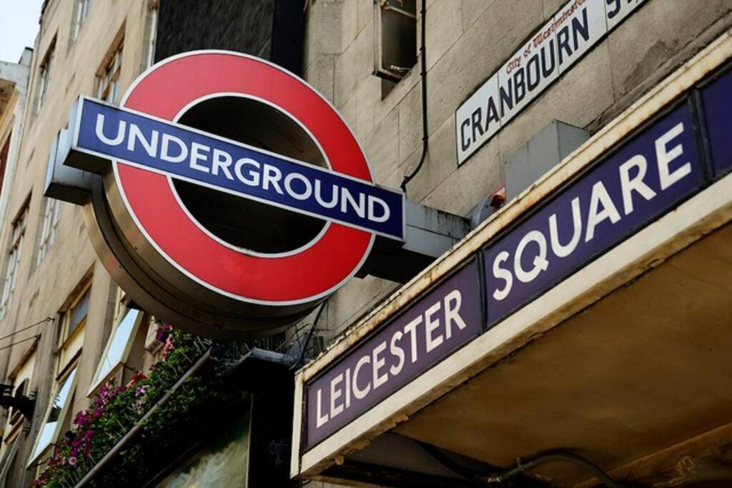 Chic Studio In Leicester Sqaure! Лондон Экстерьер фото